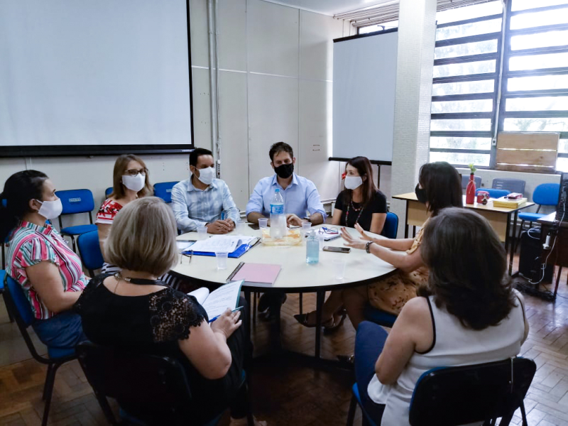 EXECUTIVO SE REÚNE COM 17ª COORDENADORIA REGIONAL DE EDUCAÇÃO